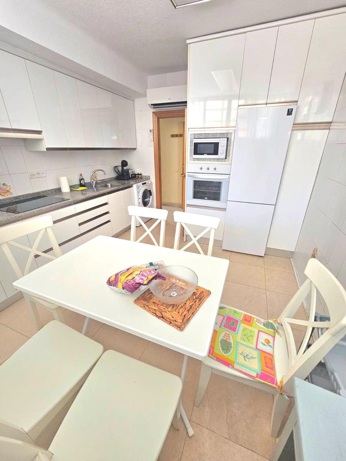 Super Terrace Levante Front Line Apartment Los Ranchos Self Check-In, Free Parking เบนิดอร์ม ภายนอก รูปภาพ
